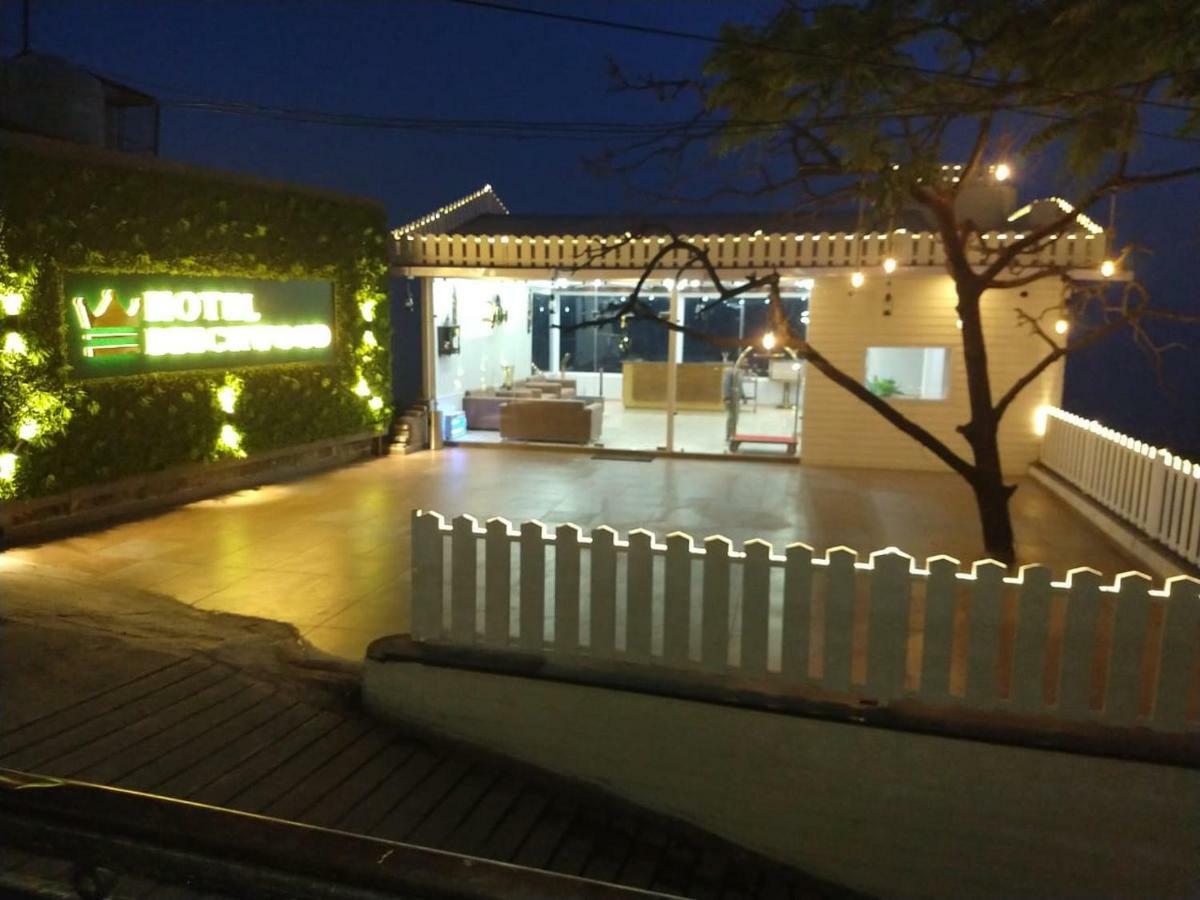 Hotel Beechwood Мусори Екстериор снимка